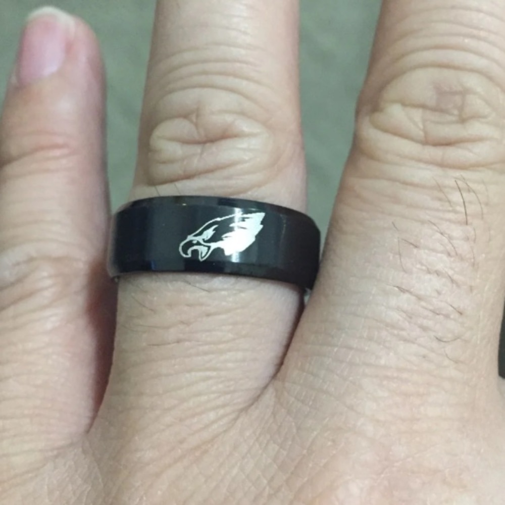 Philadelphia Eagles Black Titanium Ring - Picture 3 of 3